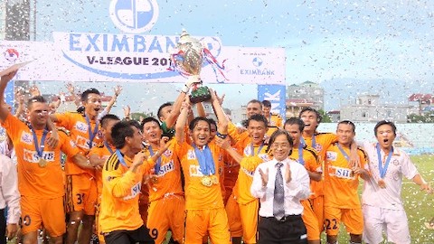 Chuyện những nhà vô địch V.League: Khi cựu vương nhạt màu!